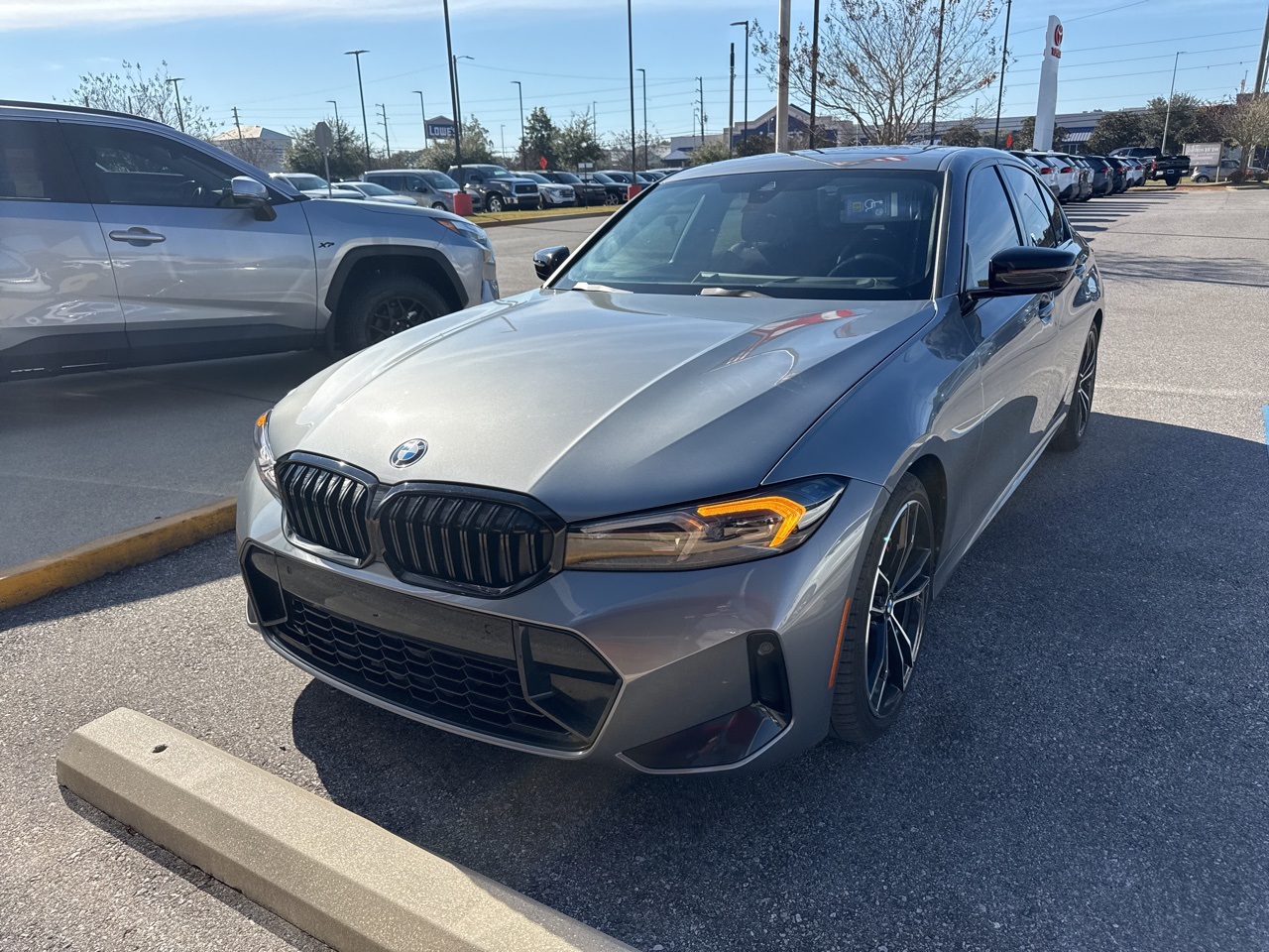 2023 BMW 3 Series 330i's photo