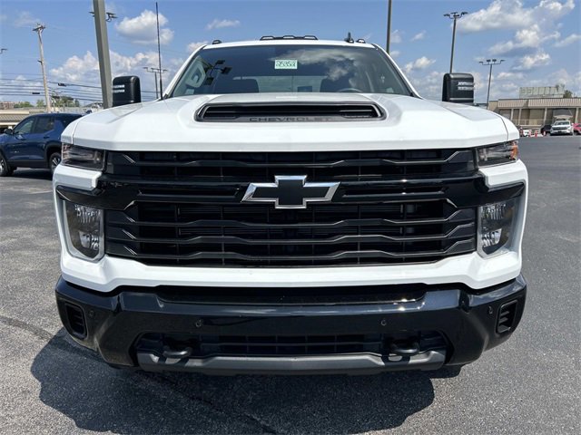 2025 Chevrolet Silverado 2500HD Custom photo 9