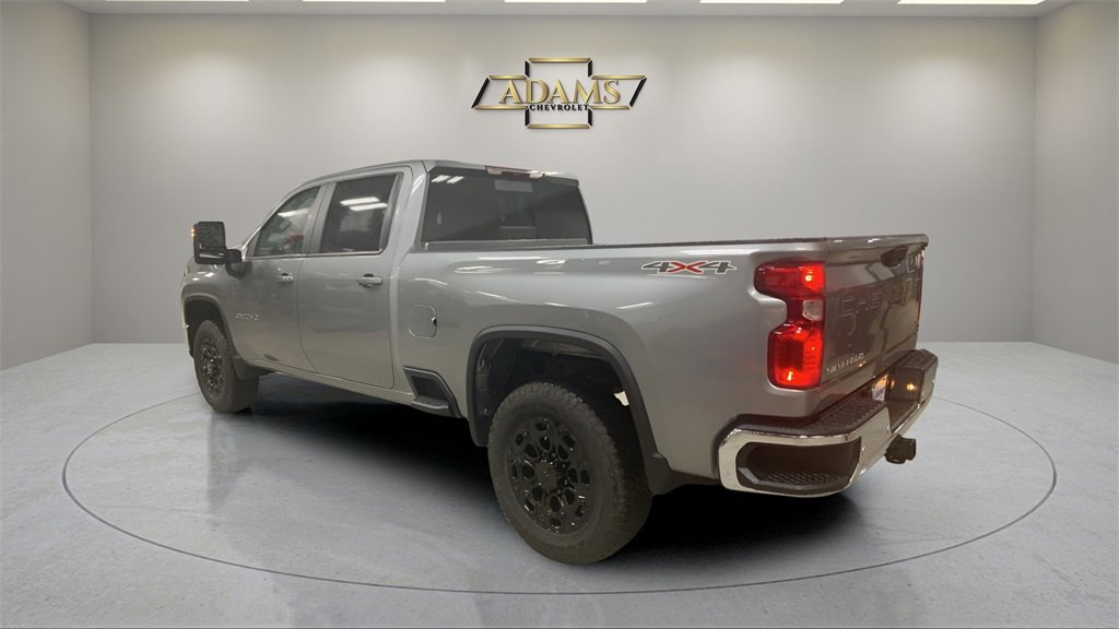 2025 Chevrolet Silverado 2500HD LT photo 4