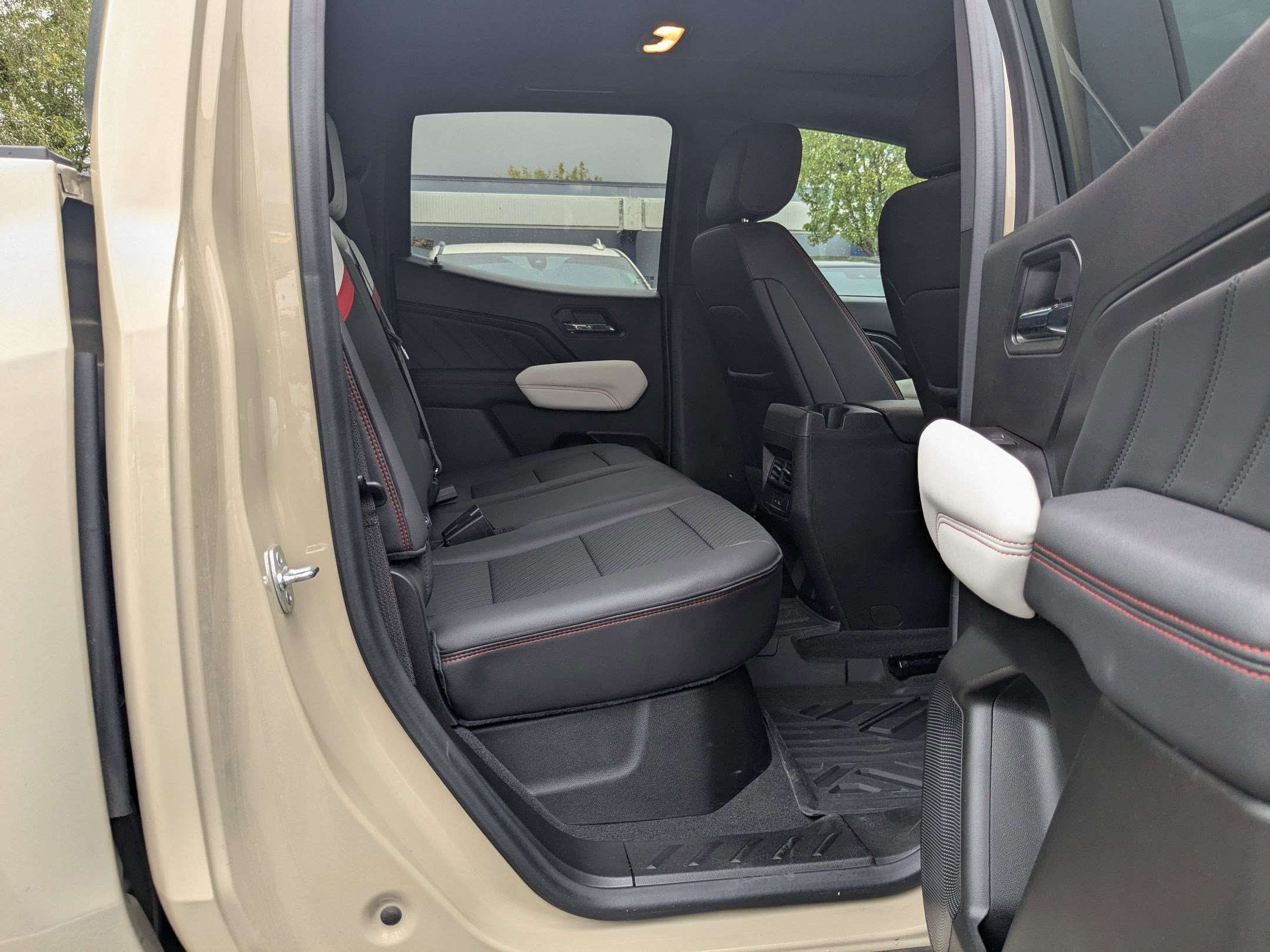 2024 Gmc Canyon AT4X photo 18
