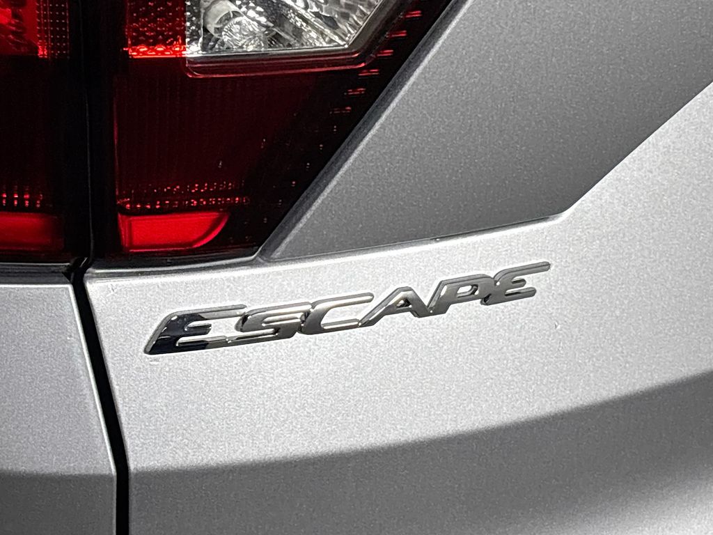 2019 Ford Escape Titanium photo 24