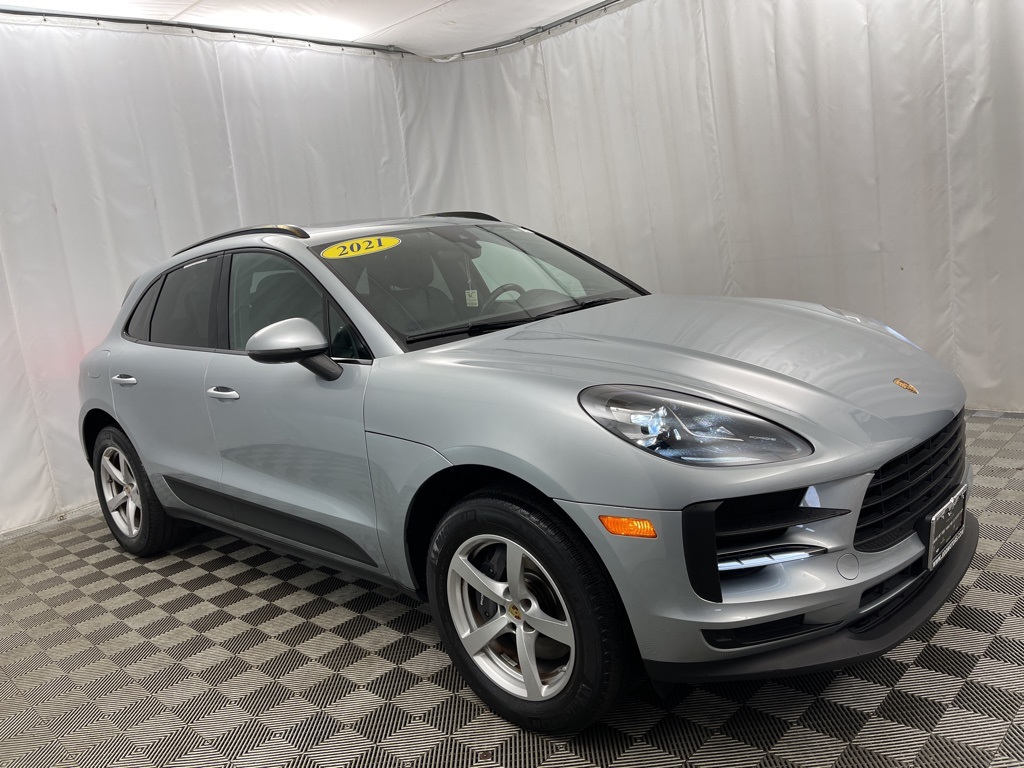 2021 Porsche Macan Base photo 2