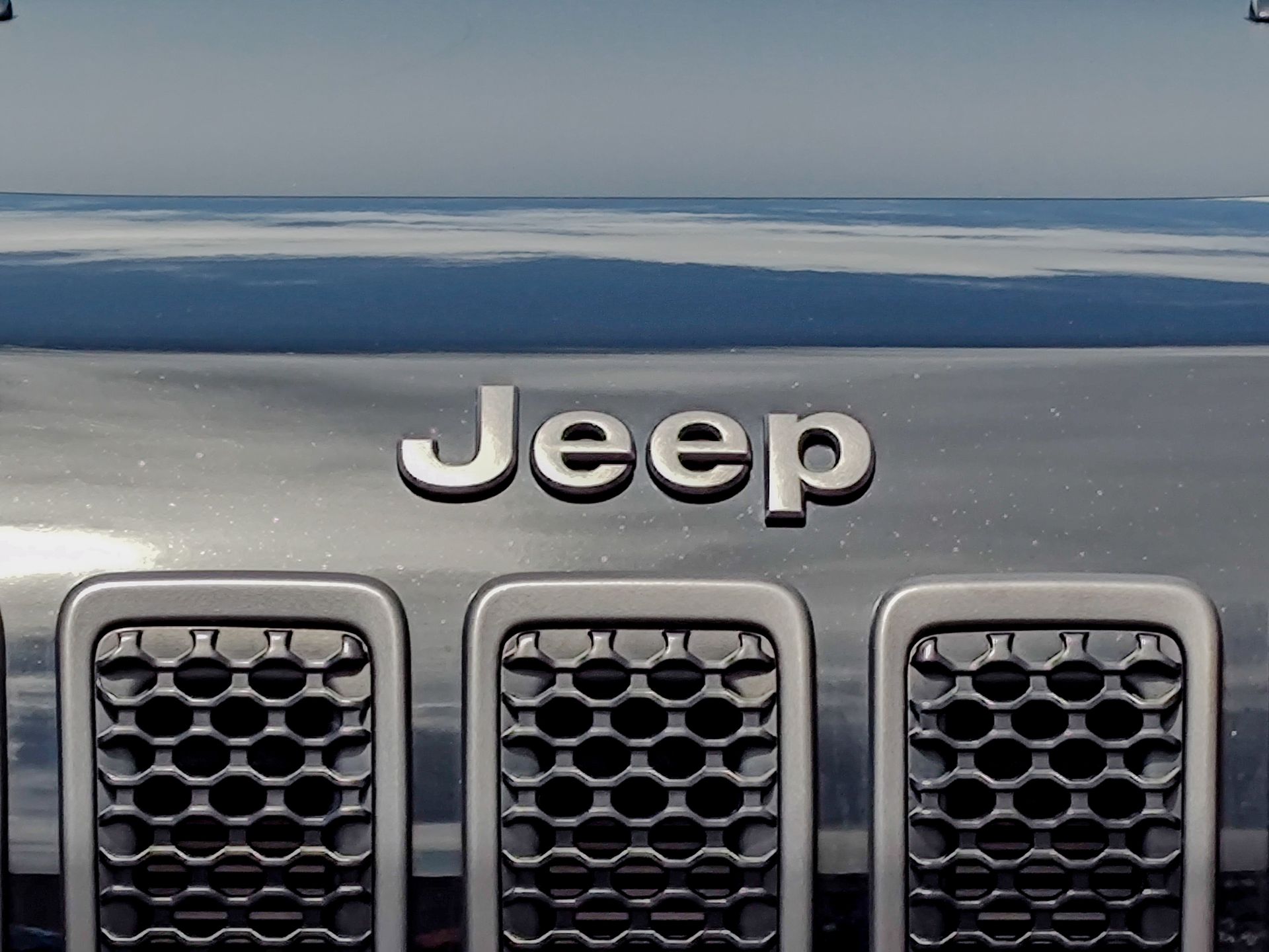 2022 Jeep Cherokee Trailhawk photo 2
