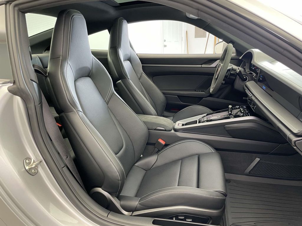 2025 Porsche 911 S photo 21