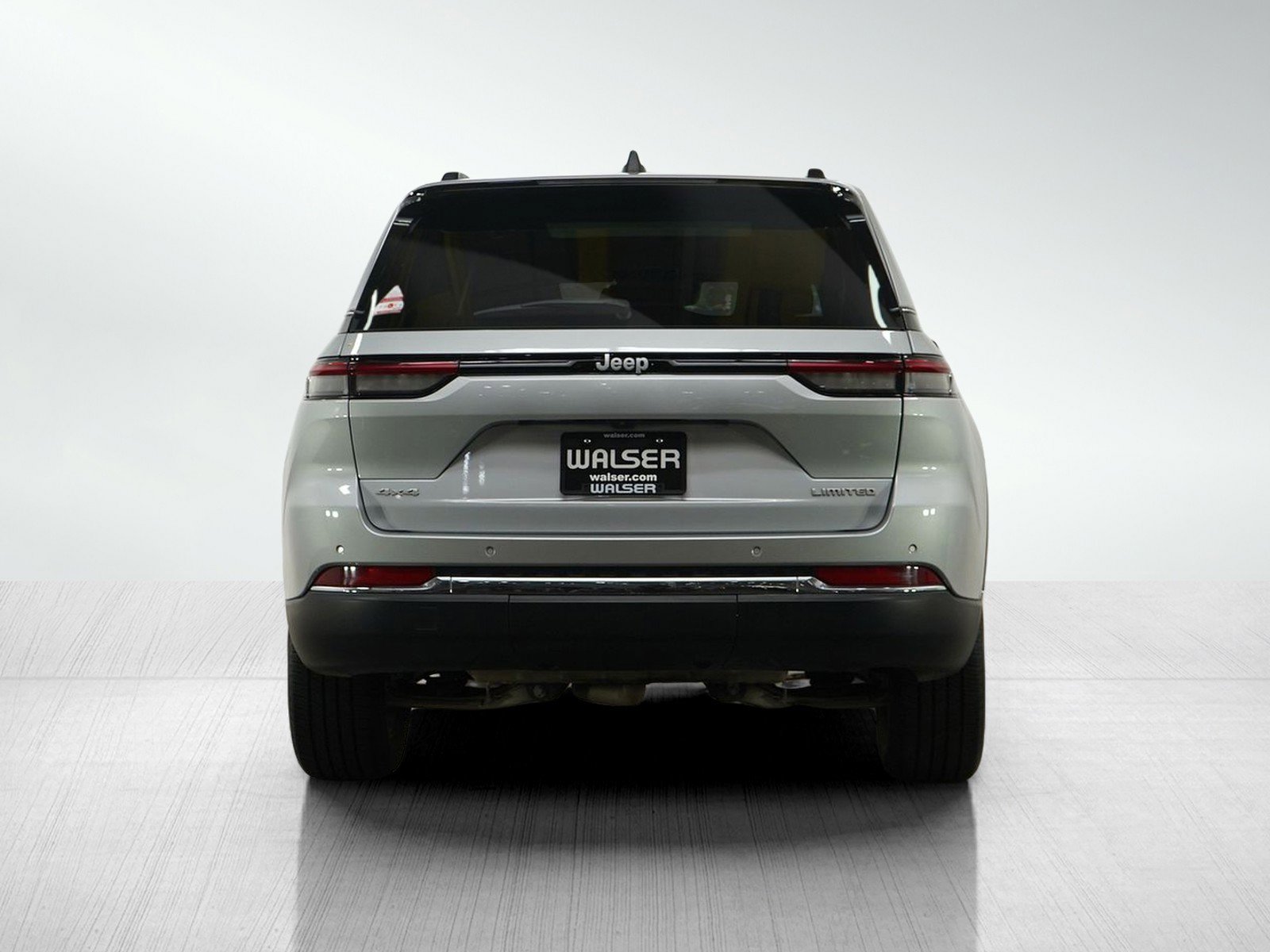 2024 Jeep Grand Cherokee Limited photo 3