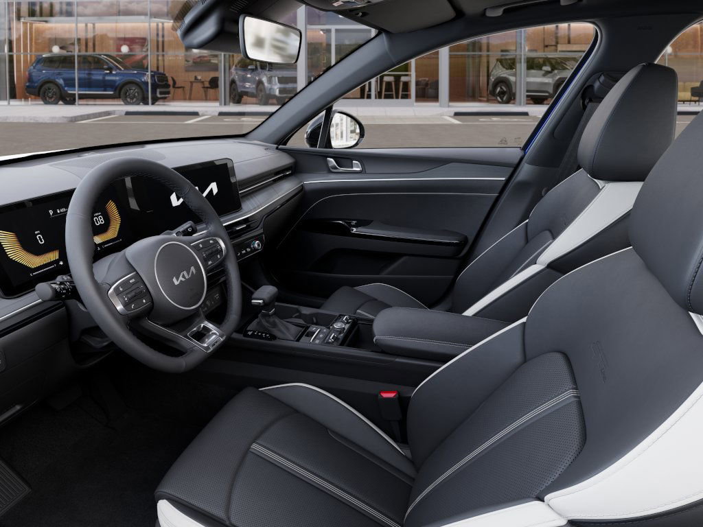 2025 Kia K5 GT-Line photo 17