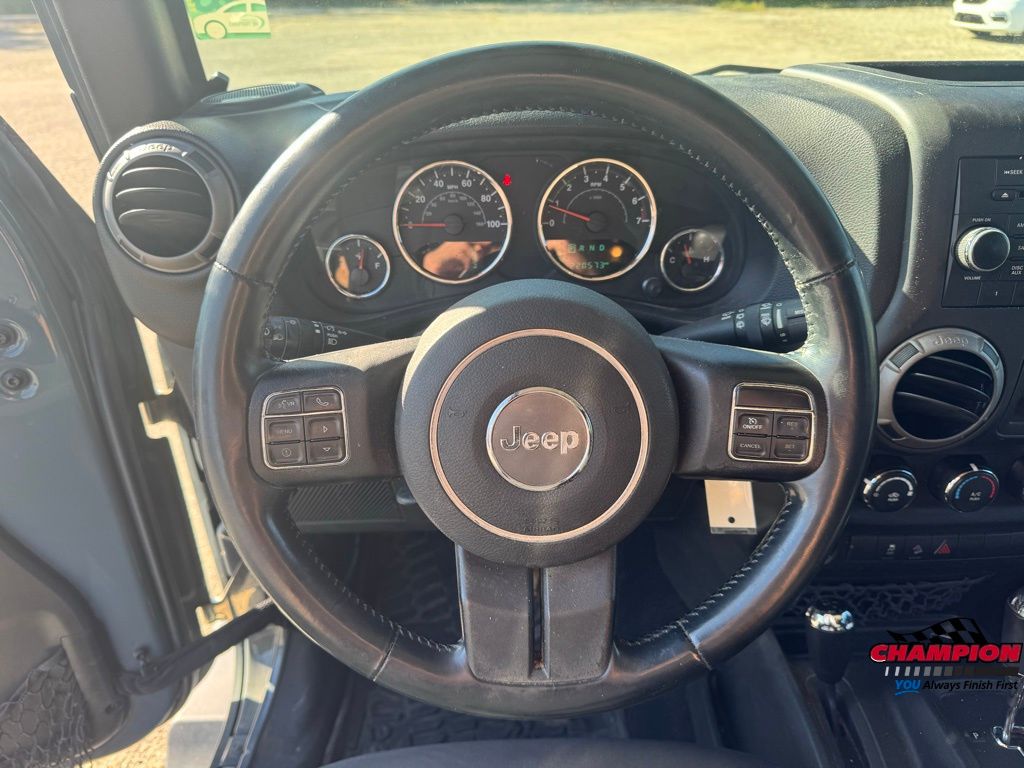 2015 Jeep Wrangler Unlimited Sport photo 17