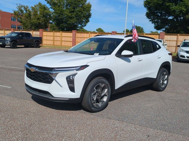 2025 Chevrolet Trax LT photo 4