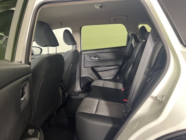 2025 Nissan Rogue SV photo 31