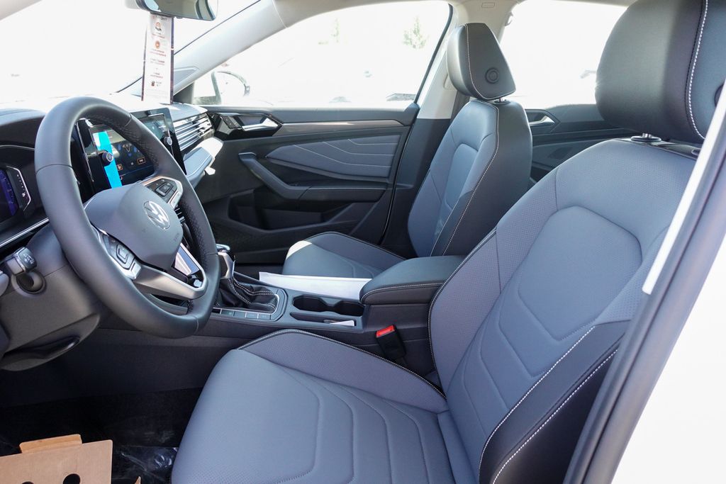 2025 Volkswagen Jetta 1.5T SEL photo 10