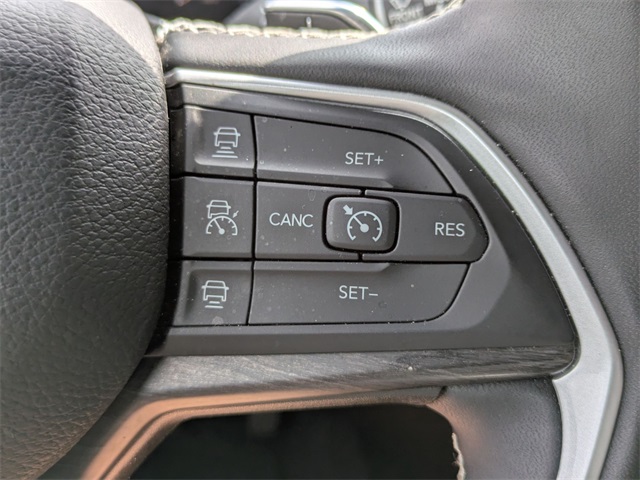 2023 Jeep Grand Cherokee Limited photo 12