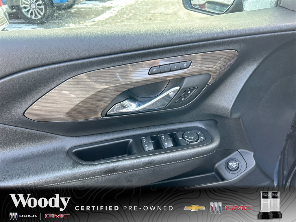 2023 GMC TERRAIN - Image 15