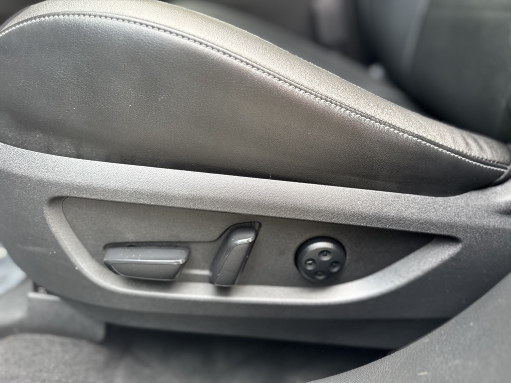2022 Infiniti QX50 Essential photo 18