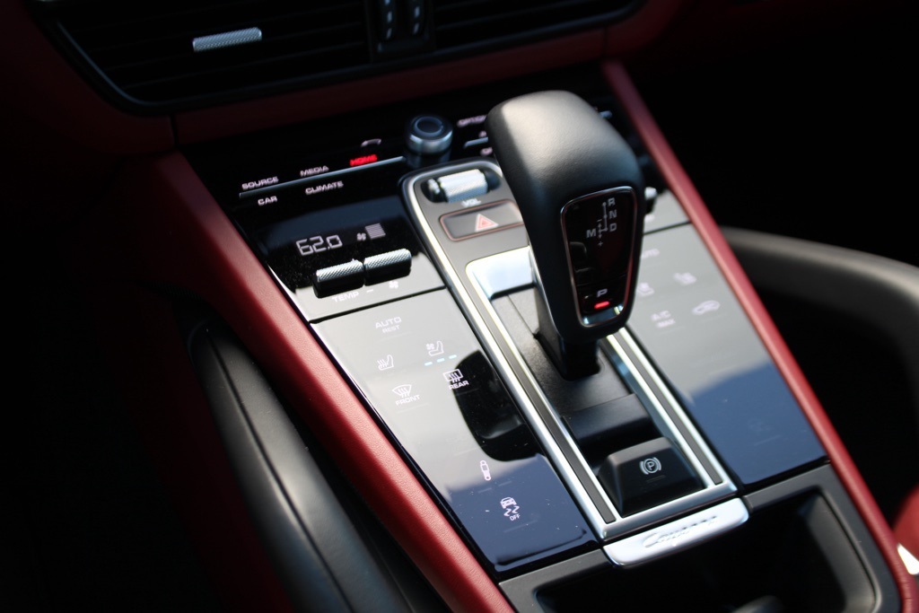 2023 Porsche Cayenne Turbo photo 24