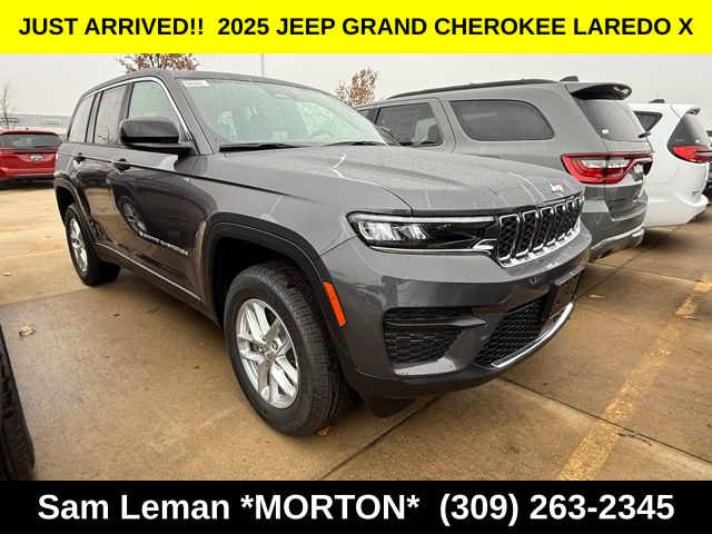 2025 Jeep Grand Cherokee Laredo's photo