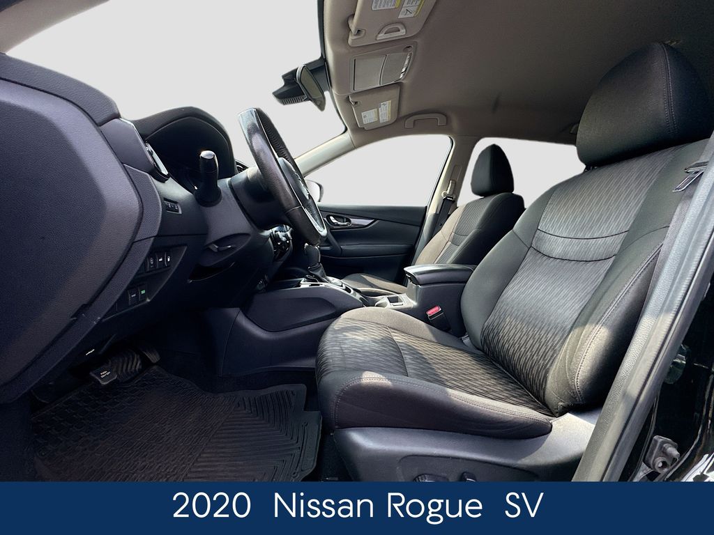 2020 Nissan Rogue SV photo 16