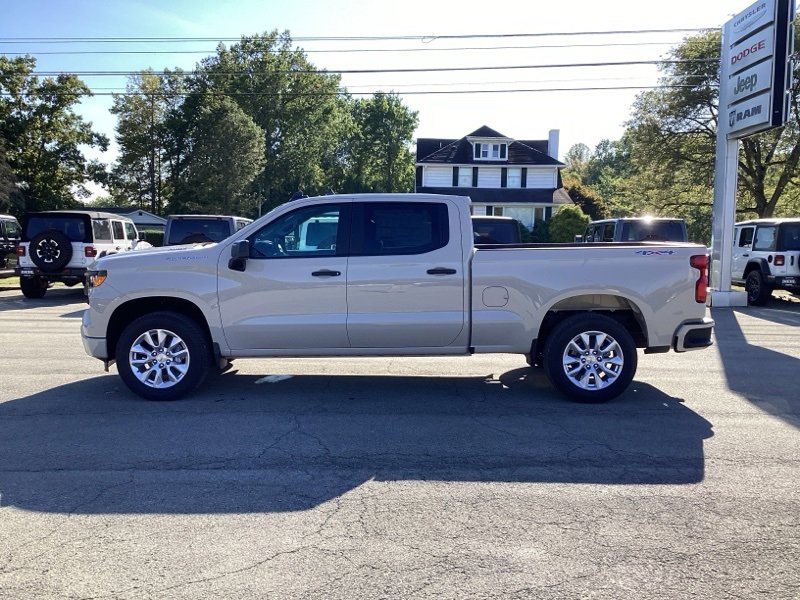 2026 Chevrolet Silverado 1500 Custom photo 3