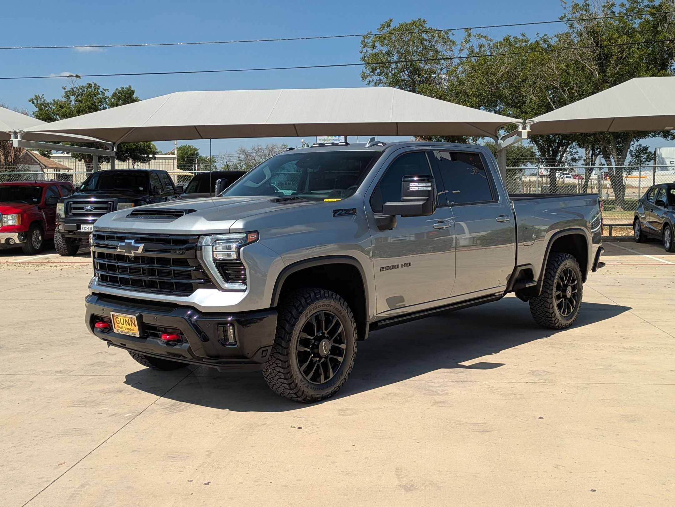 2025 Chevrolet Silverado 2500HD LTZ photo 7