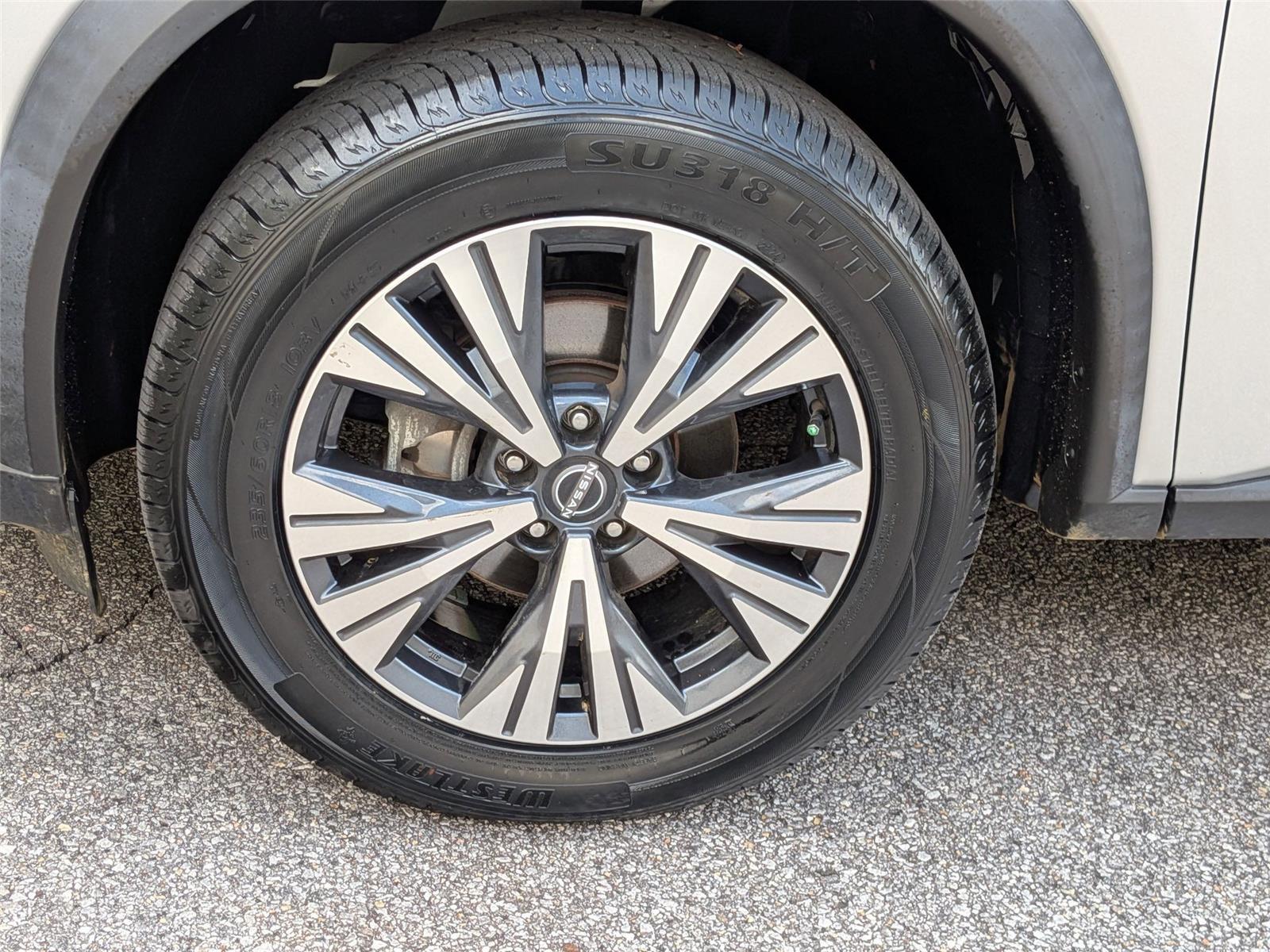 2022 Nissan Rogue SV photo 10