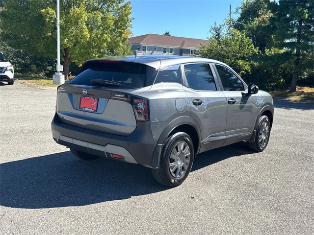 2025 Nissan Kicks S photo 4