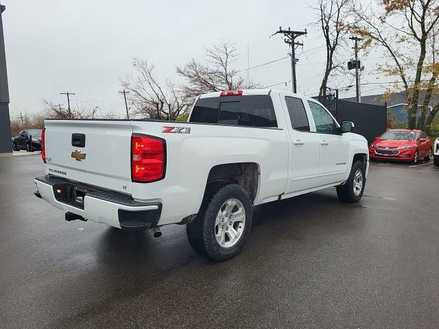 2018 Chevrolet Silverado 1500 LT photo 3
