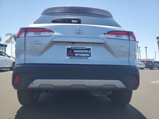 2024 Toyota Corolla Cross LE photo 9