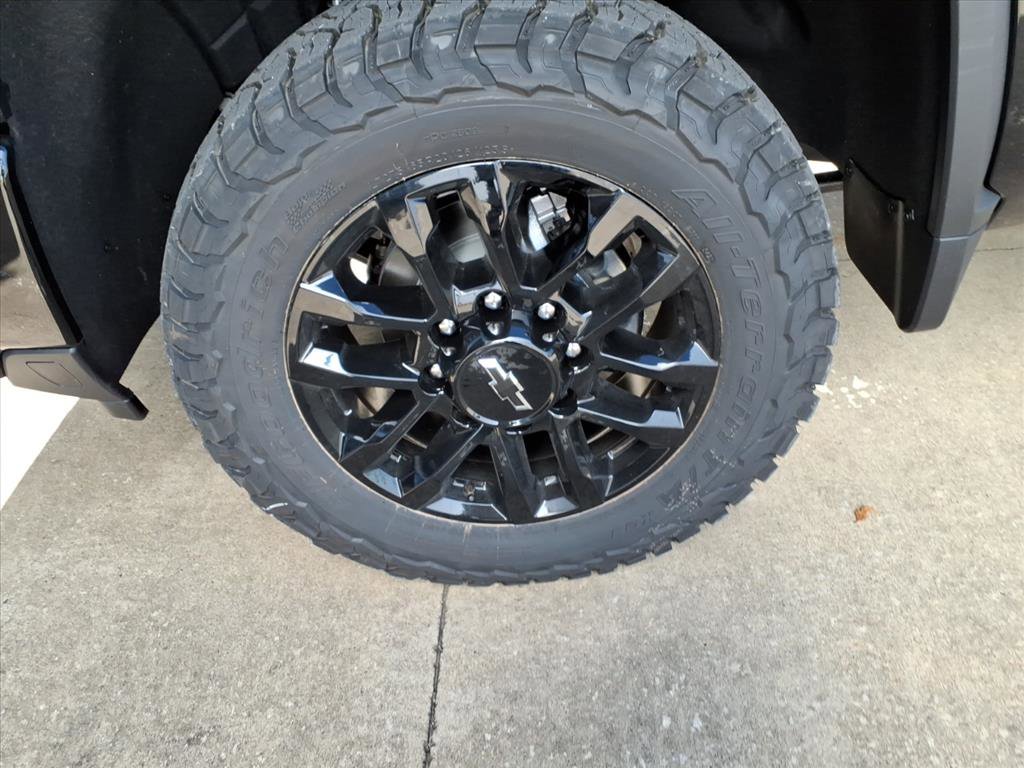 2026 Chevrolet Silverado 2500HD LT photo 3