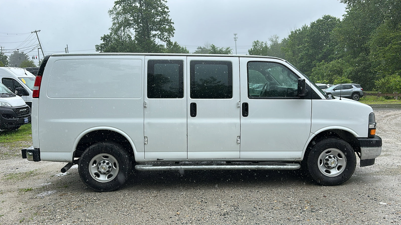 2023 Chevrolet Express Cargo Van 2500 photo 3