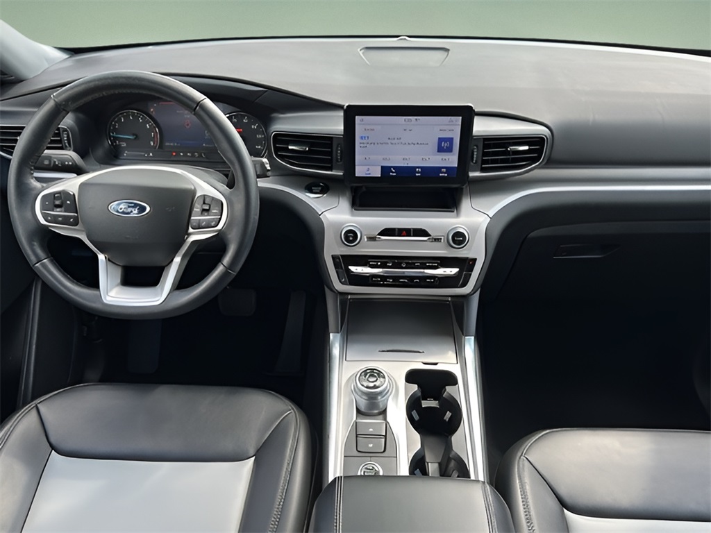2023 Ford Explorer XLT photo 8