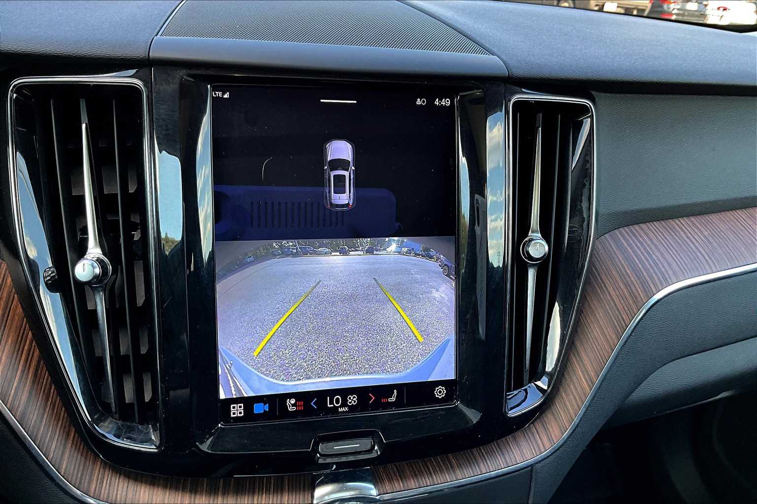 2022 Volvo XC60 Recharge Hybrid Inscription Expression photo 24