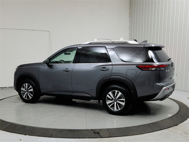 2025 Nissan Pathfinder SL photo 2
