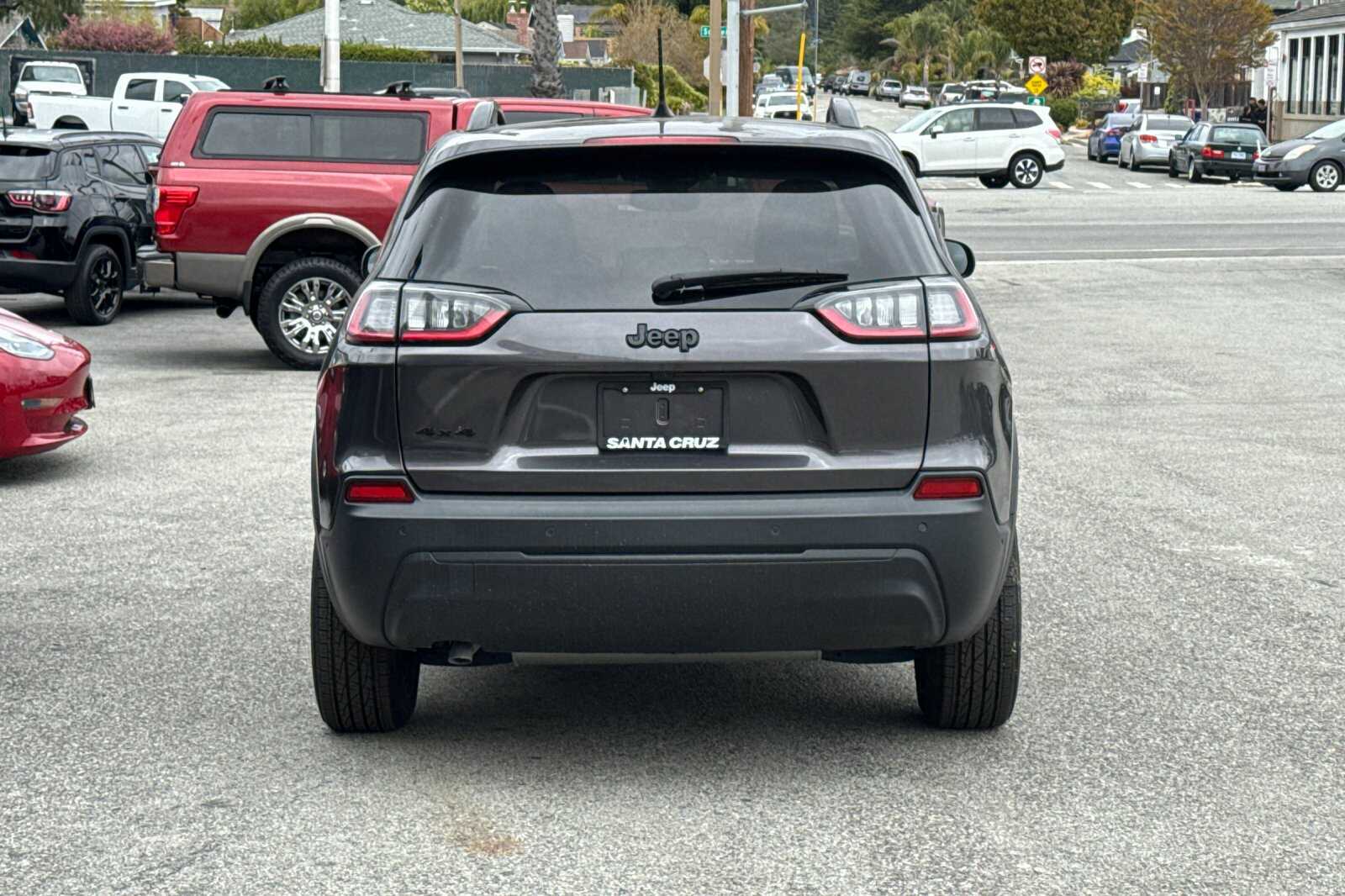 2023 Jeep Cherokee Altitude Lux photo 4