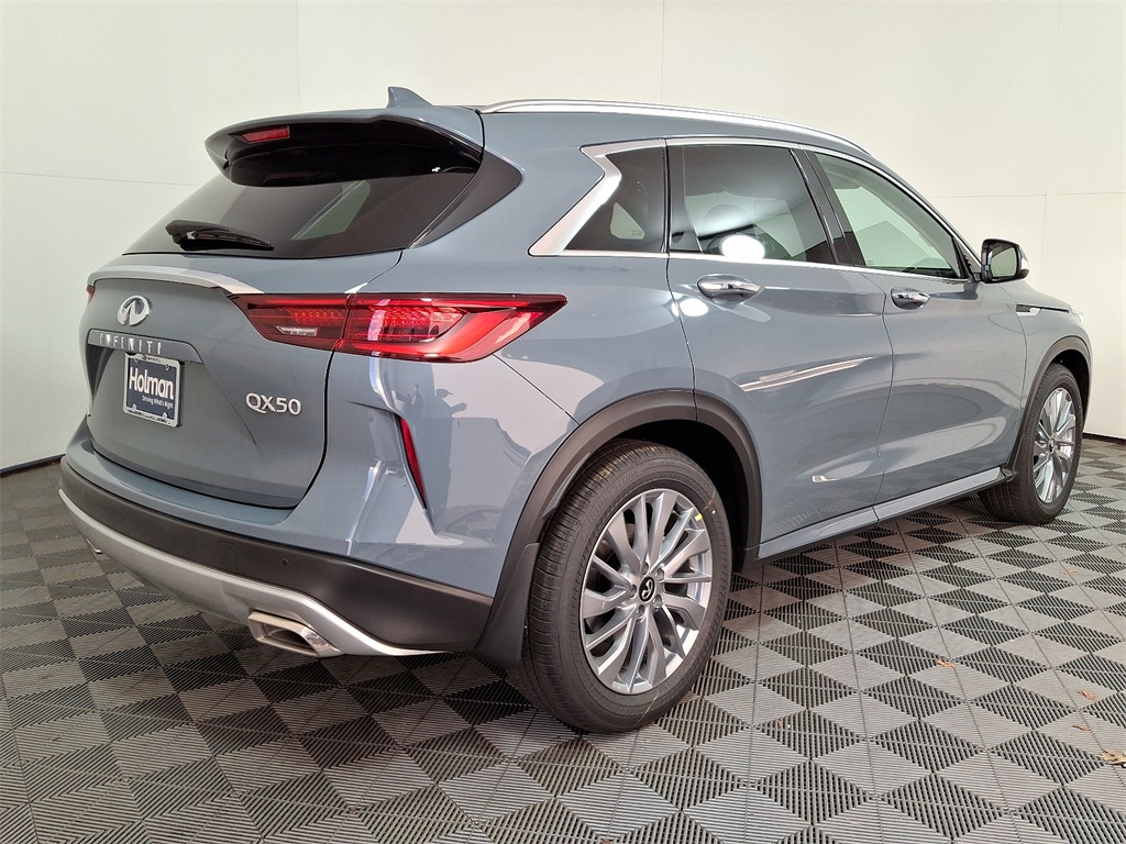 2025 Infiniti QX50 Luxe photo 3