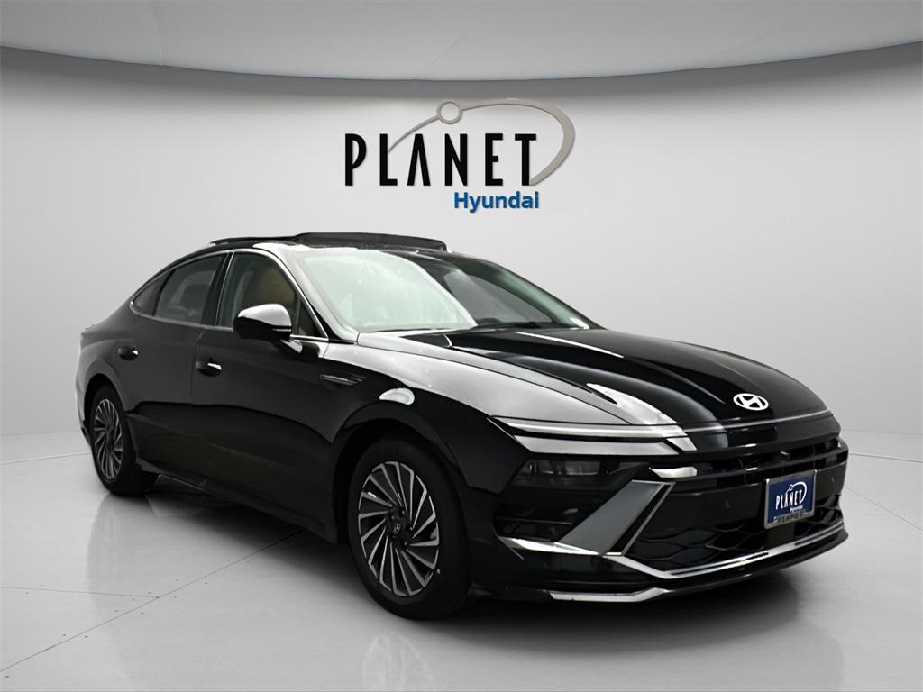 2026 Hyundai Sonata Limited's photo