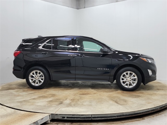 2019 Chevrolet Equinox LT photo 2