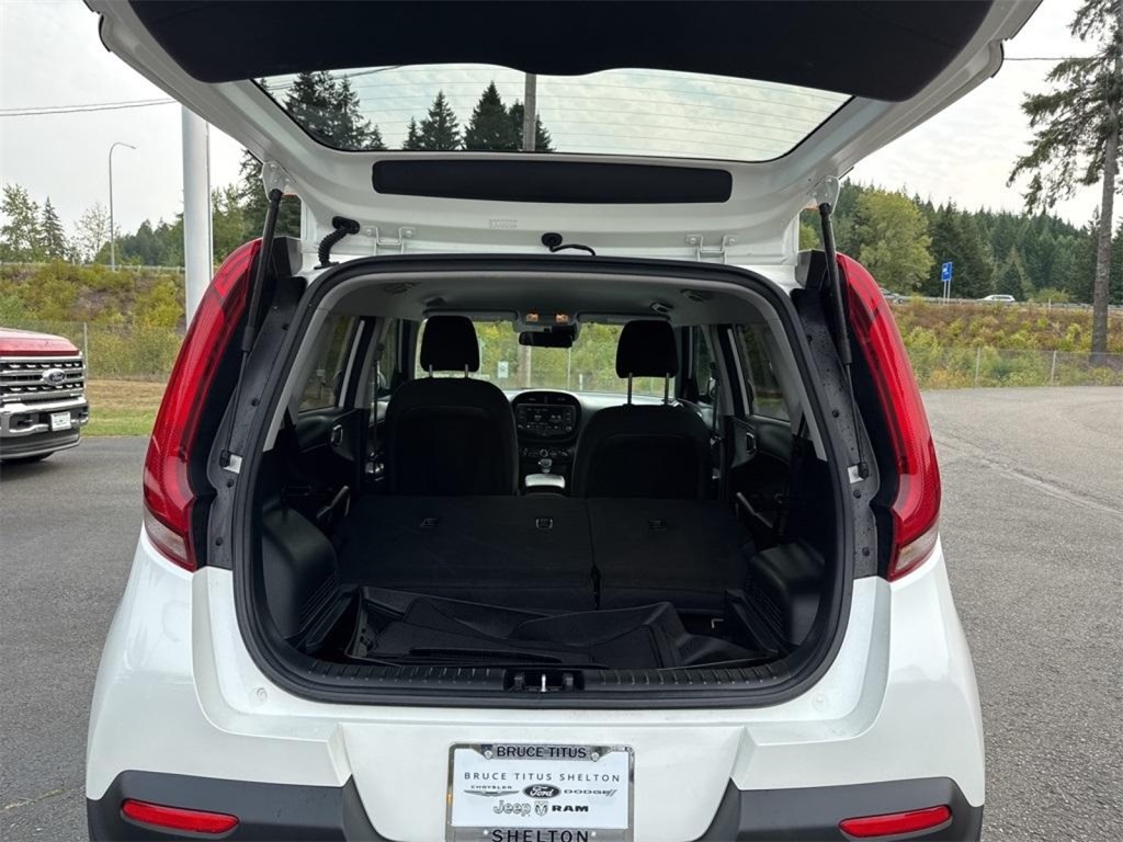2022 Kia Soul LX photo 18