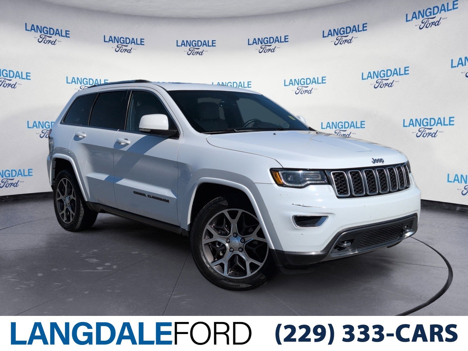 2018 Jeep Grand Cherokee Limited Sterling Edition's photo