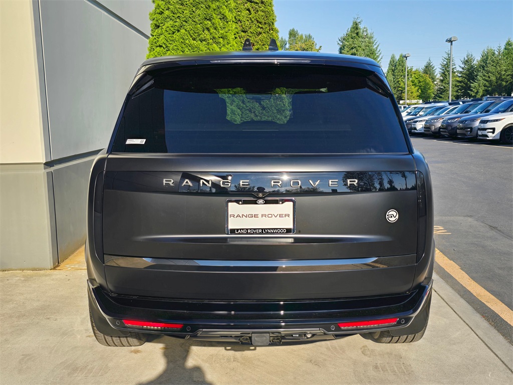 2025 Land Rover Range Rover SV photo 6