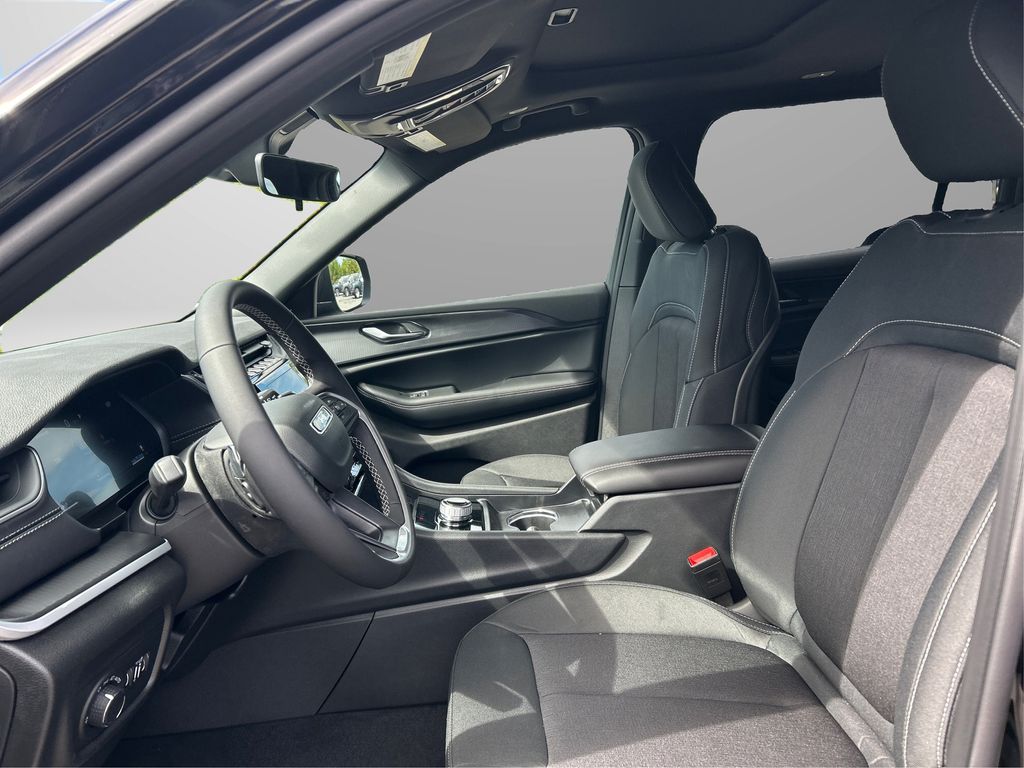 2025 Jeep Grand Cherokee Laredo X photo 8