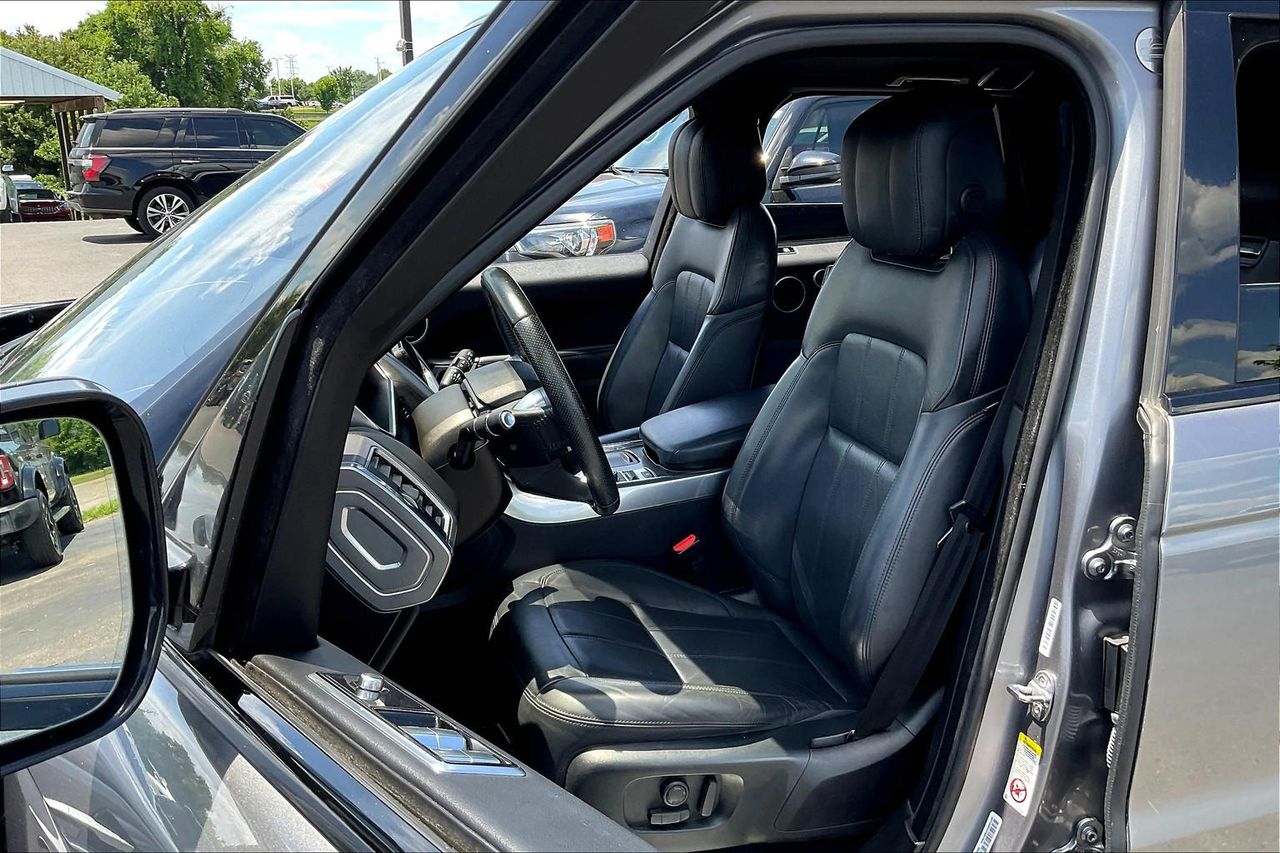 2020 Land Rover Range Rover Sport HSE photo 13
