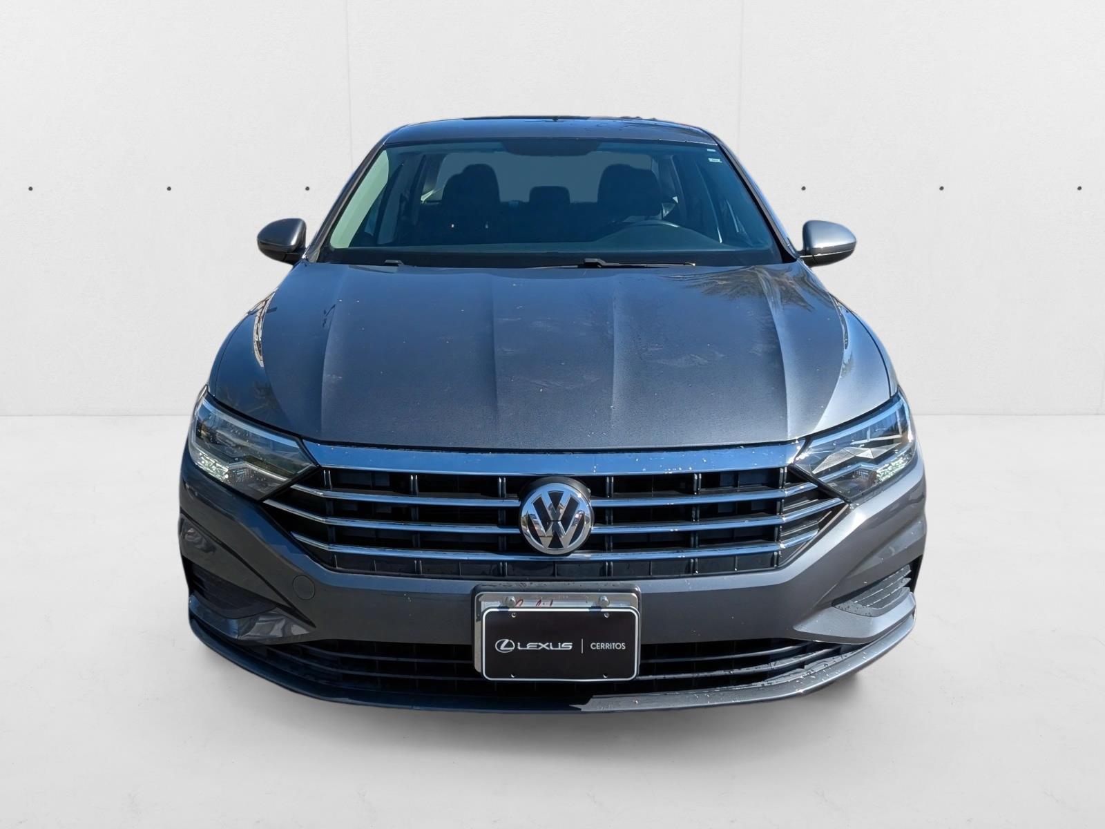 2019 Volkswagen Jetta SE R-Line photo 2