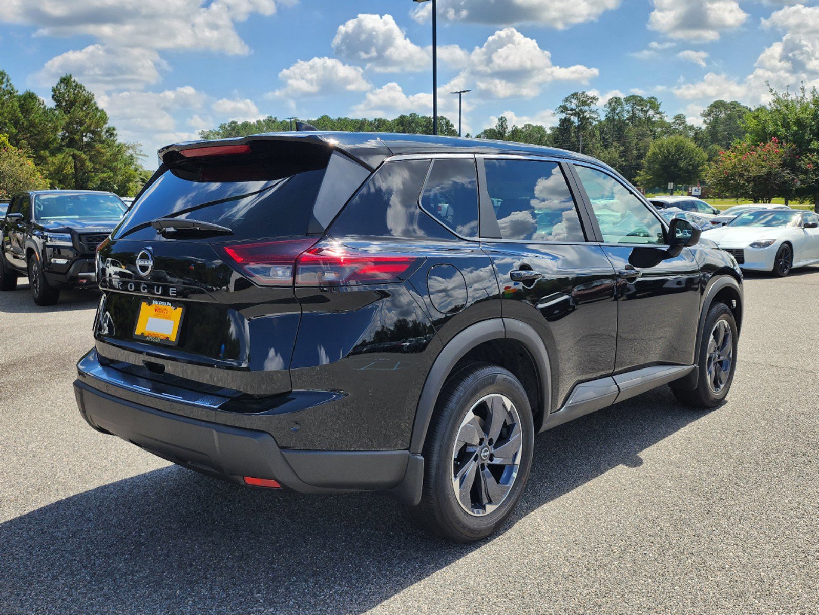 2026 Nissan Rogue SV photo 4