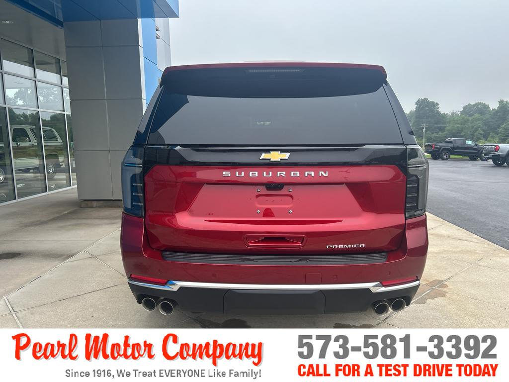 2025 Chevrolet Suburban Premier photo 2