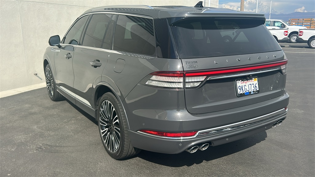 2023 Lincoln Aviator Black Label photo 2