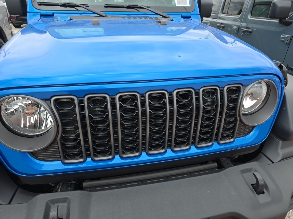 2025 Jeep Wrangler Sport photo 3