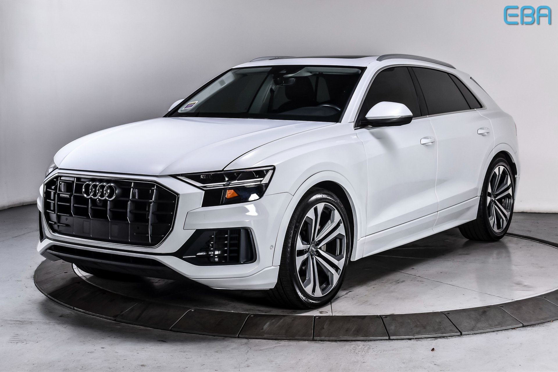 2019 Audi Q8 Premium Plus photo 2