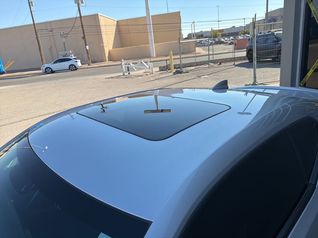 2018 Chevrolet Camaro 1LT photo 13