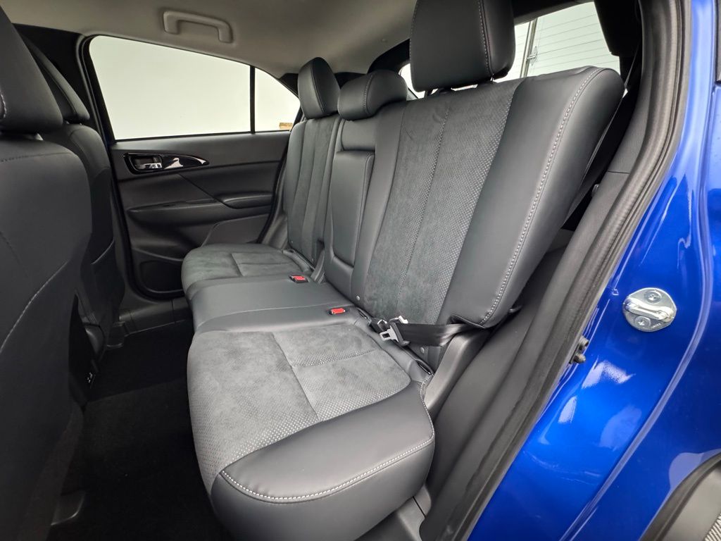 2025 Mitsubishi Eclipse Cross SE photo 28