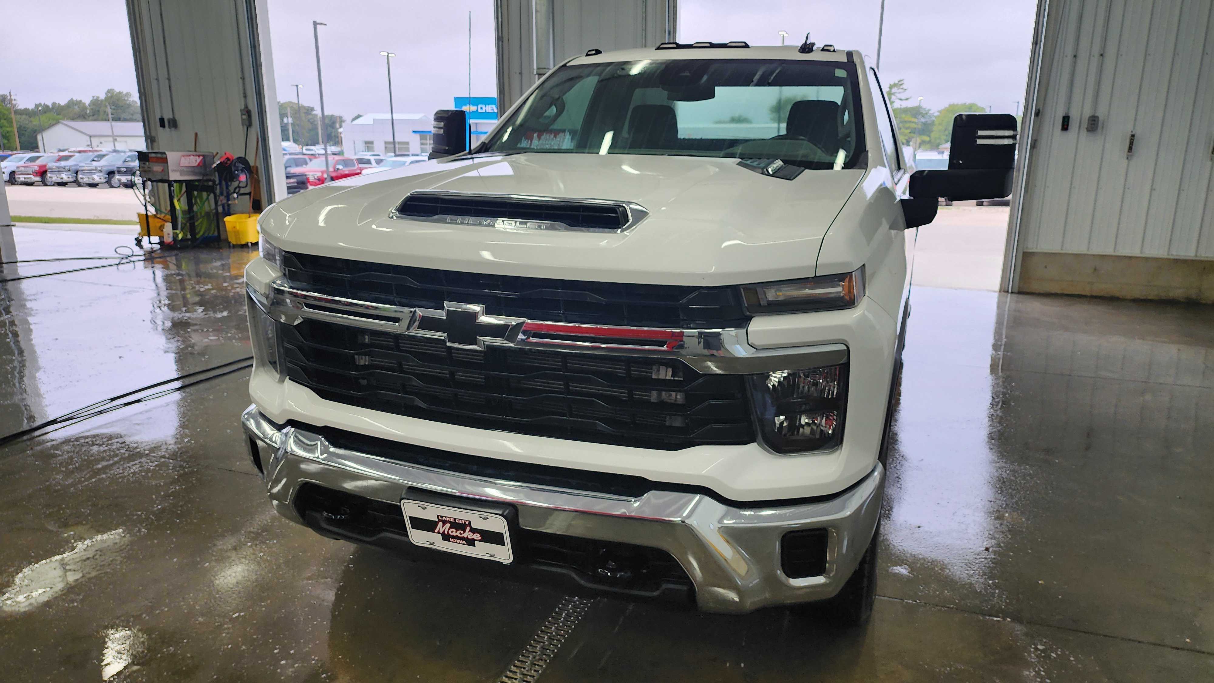 2024 Chevrolet Silverado 3500HD LT photo 2