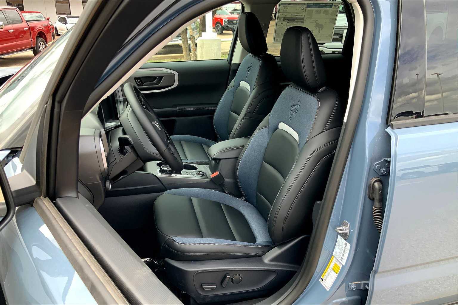 2025 Ford Bronco Sport Outer Banks photo 9